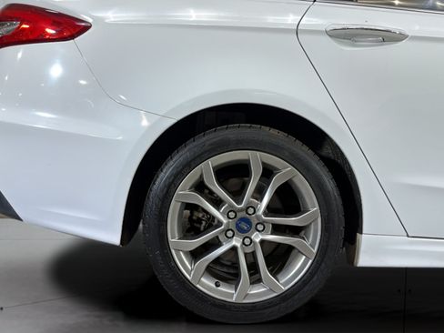 Used 2019 Ford Fusion SEL FWD image 35