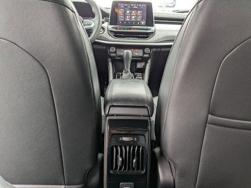 Used 2025 Jeep Compass Latitude image 29