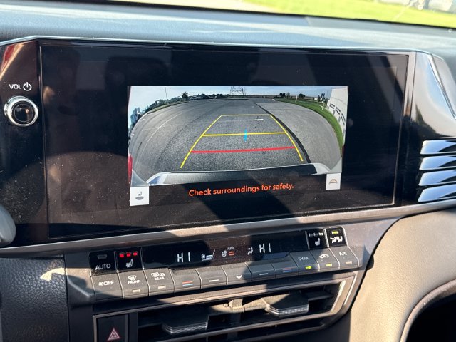 Used 2025 Toyota Camry XSE AWD/4WD image 32