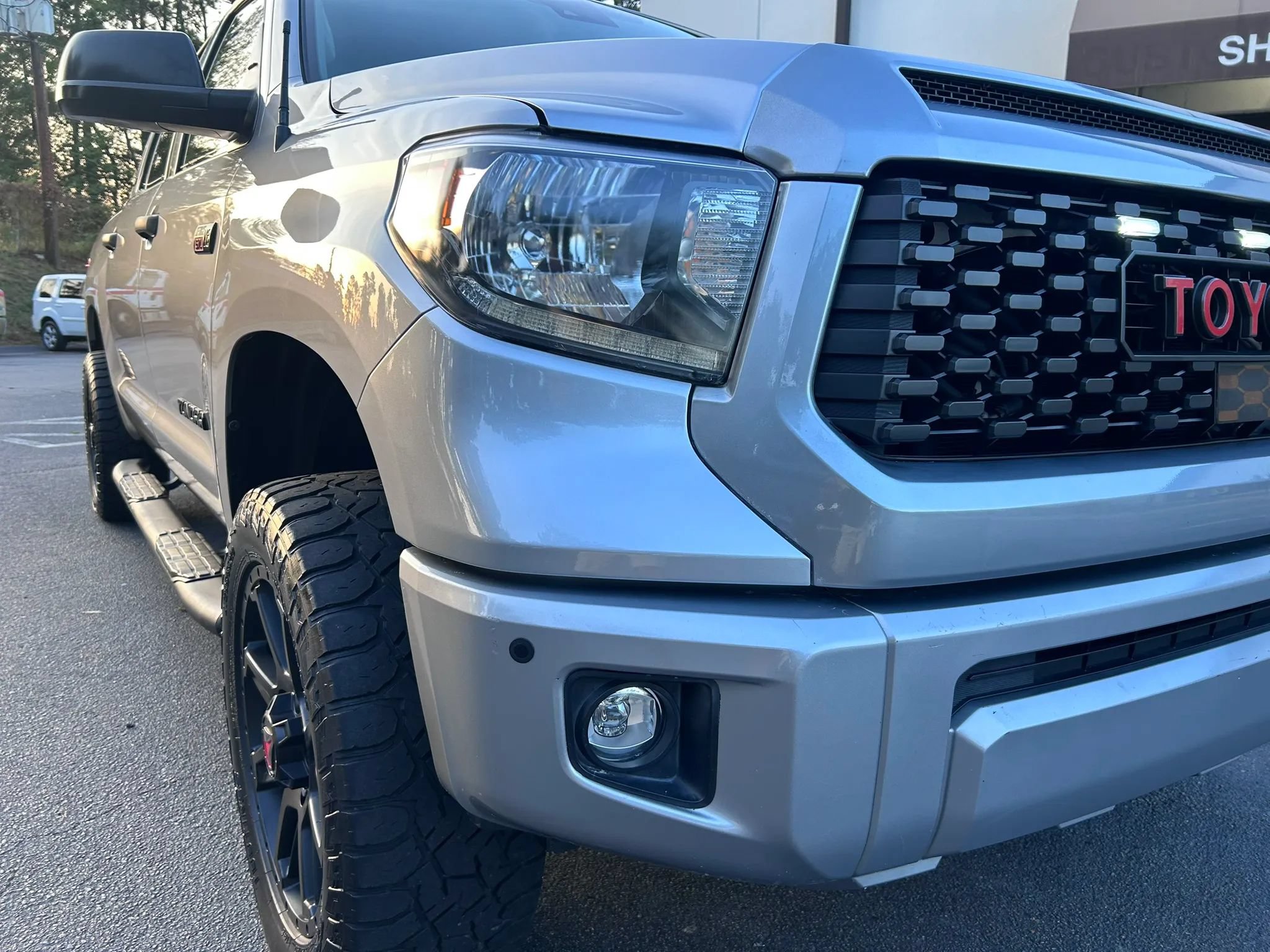 Used 2018 Toyota Tundra SR5 w/ SR5 Upgrade Package RWD image 17