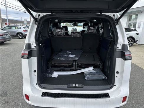New 2025 Volkswagen ID. Buzz Pro S image 10