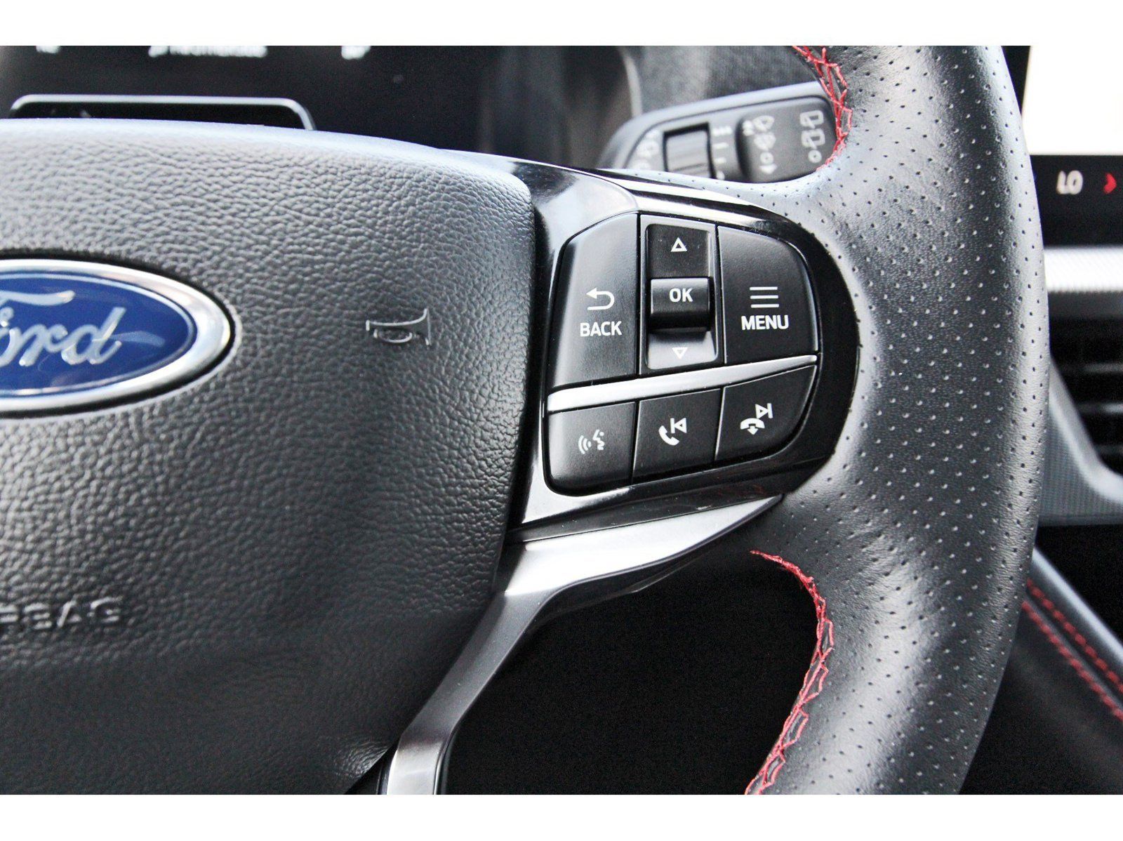 Used 2025 Ford Explorer ST-Line w/ Premium Package RWD image 20