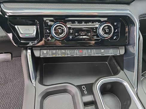 Used 2025 GMC Sierra 3500 Denali image 16