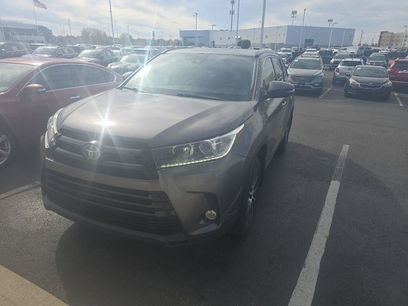 Used 2018 Toyota Highlander SE