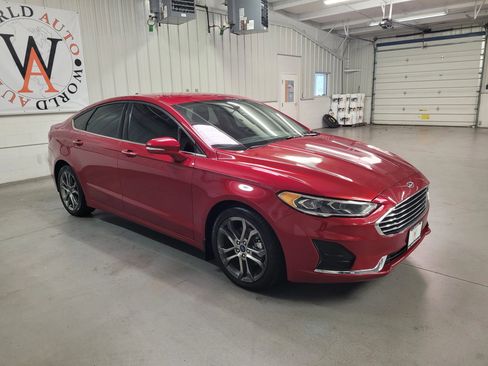Used 2020 Ford Fusion SEL image 10