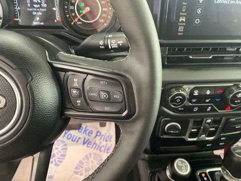 Used 2025 Jeep Gladiator Sport AWD/4WD image 20