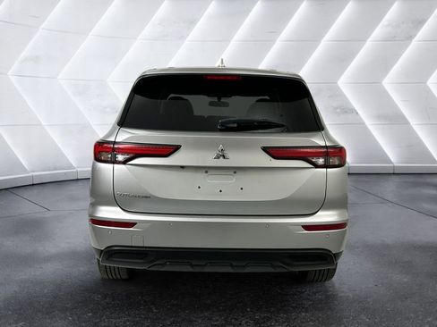 Used 2022 Mitsubishi Outlander ES FWD image 5
