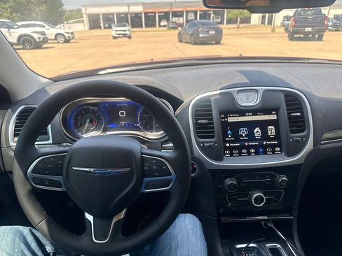 Used 2023 Chrysler 300 Touring L w/ Popular Equipment Group RWD image 15