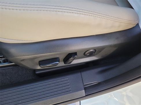 Used 2023 Nissan Rogue SL w/ SL Premium Package image 14