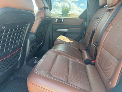 Used 2023 Ford Bronco Heritage Edition AWD/4WD image 9