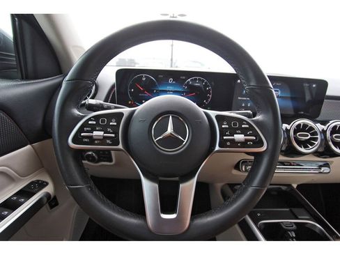 Used 2021 Mercedes-Benz GLB 250 image 14
