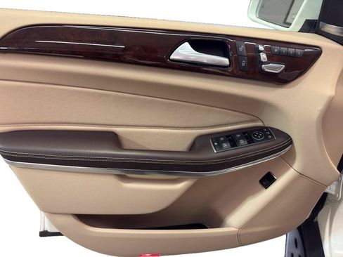 Used 2017 Mercedes-Benz GLS 550 4MATIC image 15