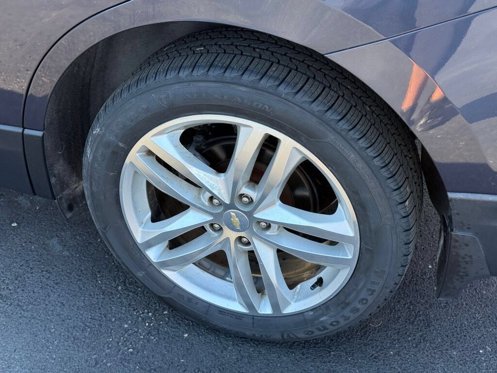 Certified 2019 Chevrolet Equinox Premier AWD/4WD image 16