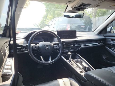 Used 2023 Honda Accord Touring image 5