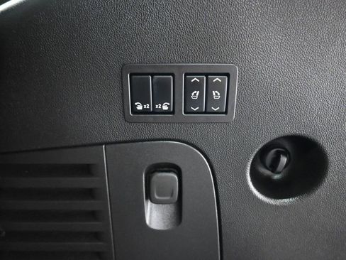 Used 2018 Cadillac Escalade Luxury image 59