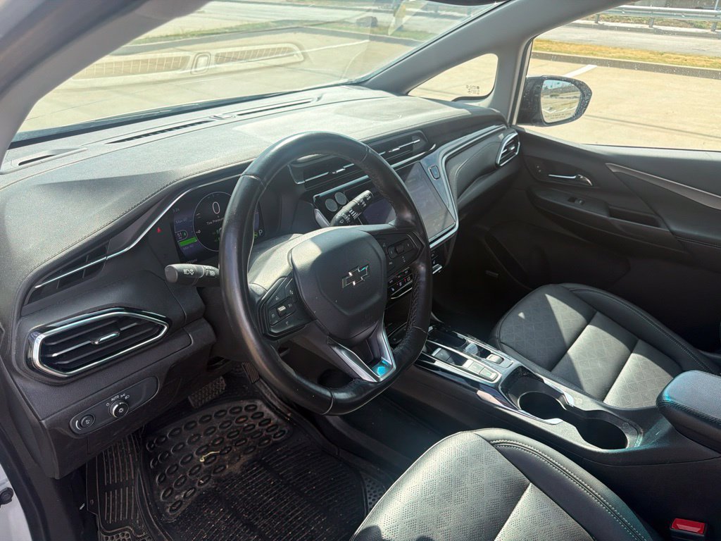Used 2022 Chevrolet Bolt LT w/ Infotainment Package FWD image 22