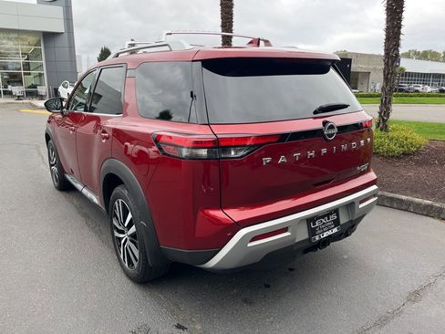 Used 2024 Nissan Pathfinder Platinum AWD/4WD image 3