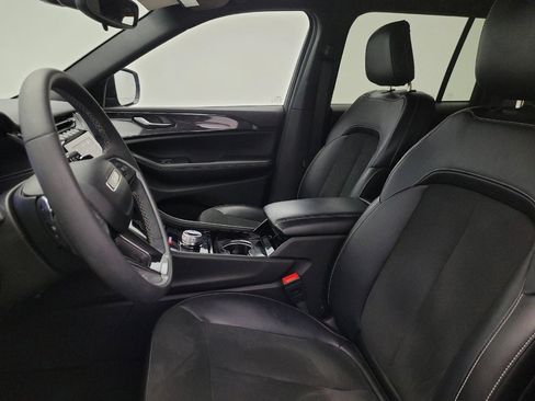 Used 2023 Jeep Grand Cherokee Altitude RWD image 17