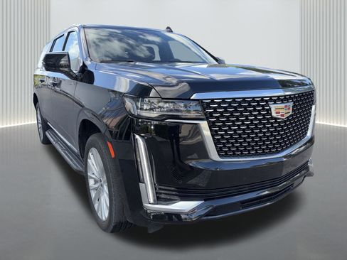 Used 2024 Cadillac Escalade ESV Luxury image 2