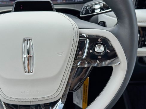 Used 2026 Lincoln Aviator AWD image 24