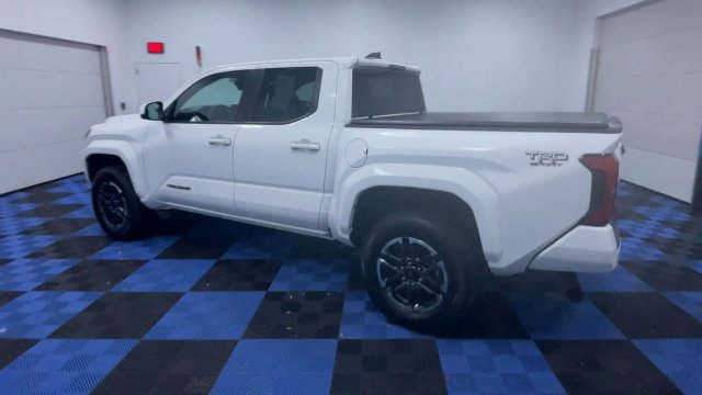 Used 2024 Toyota Tacoma TRD Sport AWD/4WD image 6