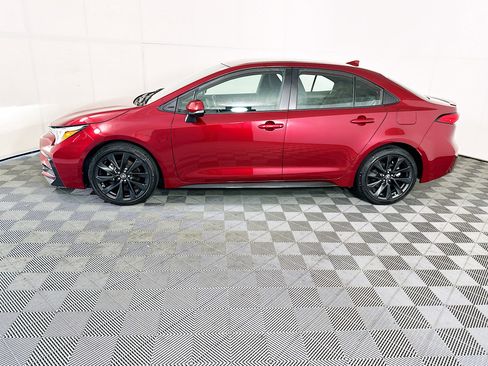 Used 2023 Toyota Corolla SE FWD image 6