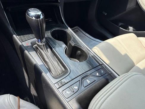 Used 2019 Chevrolet Impala Premier FWD image 11