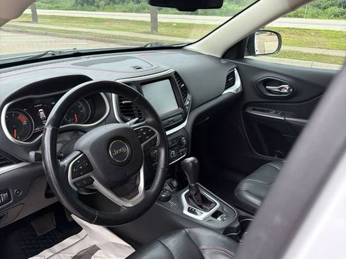Used 2016 Jeep Cherokee Trailhawk w/ Leather Interior Group AWD/4WD image 9
