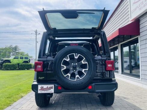 Used 2024 Jeep Wrangler Unlimited Sahara w/ Technology Group AWD/4WD image 6