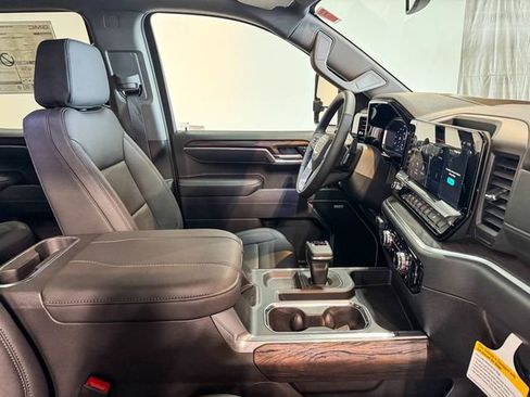 New 2026 GMC Sierra 1500 SLT w/ SLT Premium Plus Package image 23
