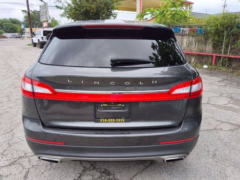 Used 2017 Lincoln MKX Select w/ Select Plus Package FWD image 4