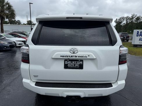 Used 2018 Toyota 4Runner SR5 RWD image 7