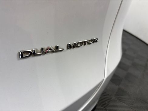 Used 2023 Tesla Model Y Long Range AWD/4WD image 10