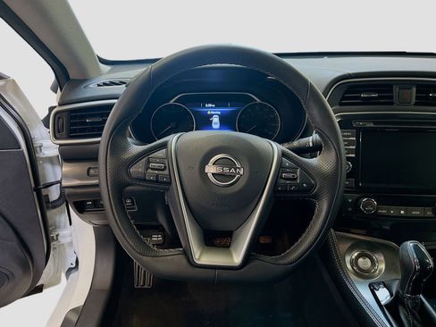 Used 2023 Nissan Maxima Platinum w/ Sport Mat Group FWD image 11