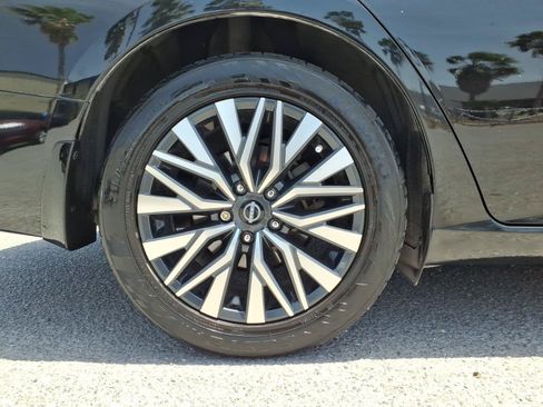 Used 2023 Nissan Altima 2.5 SV FWD image 26