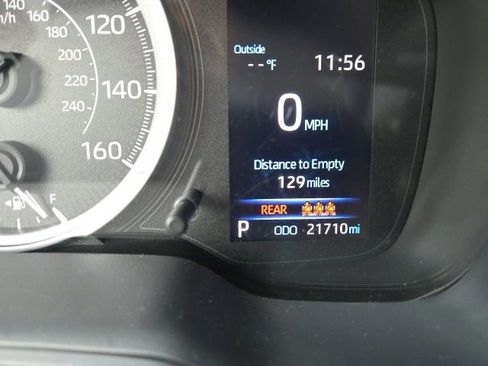 Used 2021 Toyota Corolla LE image 5