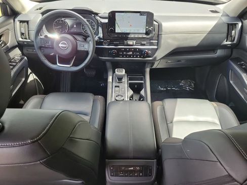 Used 2023 Nissan Pathfinder SL AWD/4WD image 18