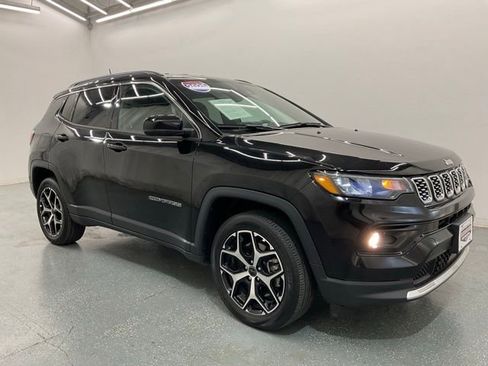 Used 2025 Jeep Compass Limited AWD/4WD image 8