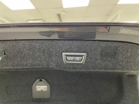 Used 2025 BMW 530i xDrive image 11