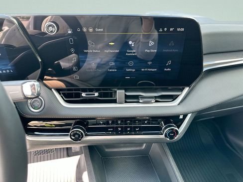 New 2026 Chevrolet Equinox LT w/ Safety and Technology Package FWD image 19