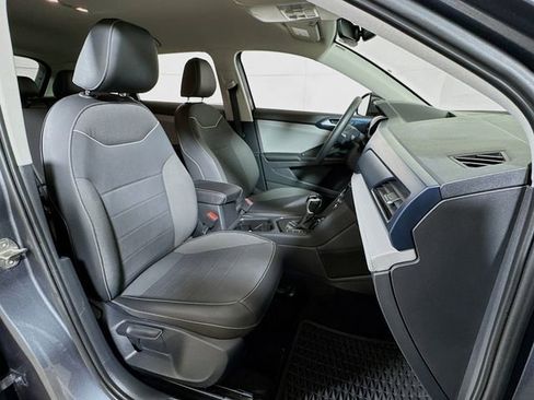 Used 2024 Volkswagen Taos SE image 25