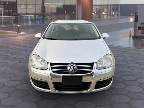 Used 2009 Volkswagen Jetta TDI FWD image 2