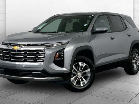 Used 2025 Chevrolet Equinox LT image 12