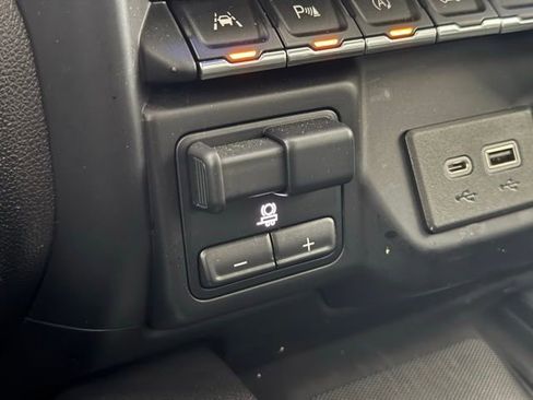 Used 2020 Chevrolet Silverado 1500 LTZ w/ LTZ Premium Package image 16