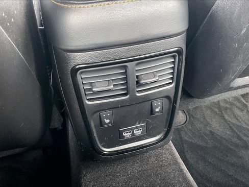 Certified 2018 Dodge Charger R/T RWD image 17