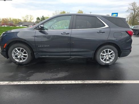 Used 2022 Chevrolet Equinox LT AWD/4WD image 2