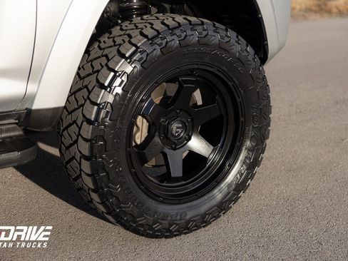 Used 2022 Toyota 4Runner SR5 Premium image 8