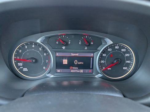 Used 2023 GMC Acadia SLT image 17