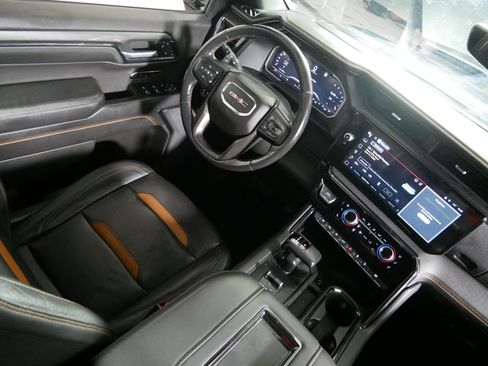 Used 2022 GMC Sierra 1500 AT4 w/ AT4 Premium Package AWD/4WD image 9