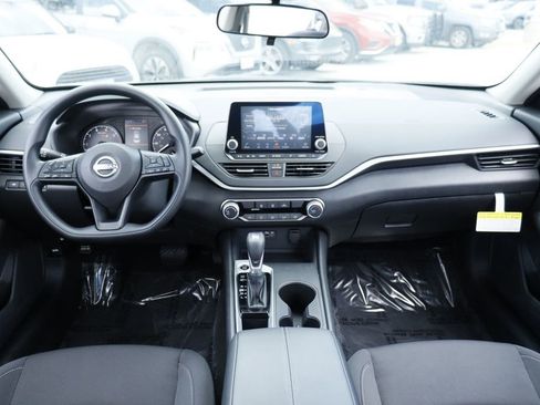 Used 2025 Nissan Altima 2.5 S FWD image 23